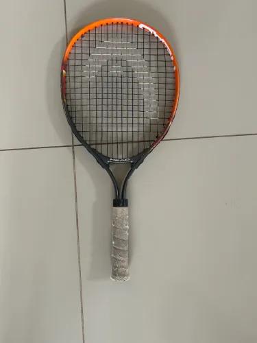 Raquete de tenis usada