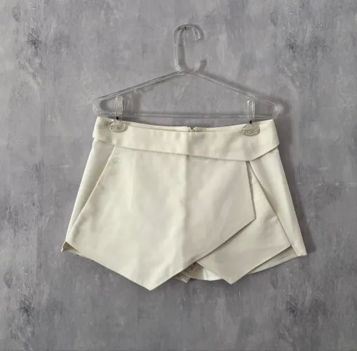 Short Assimétrico Zara - P