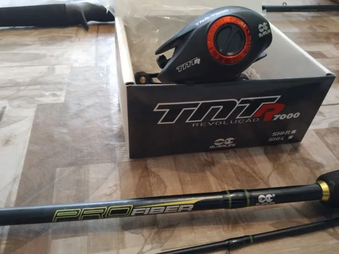 Vara de pesca com carretilha