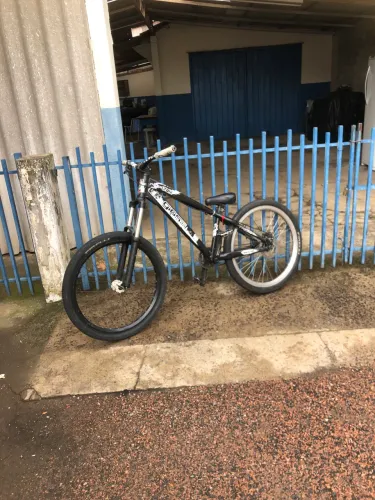 Vendo quadro Gios 4T 2019, ou vendo ela inteira por 1.600