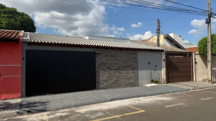 Casa à venda no Jardim São Domingos, em Catanduva.