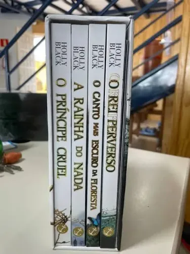 VENDO BOX DE LIVRO O PRÍNCIPE CRUEL