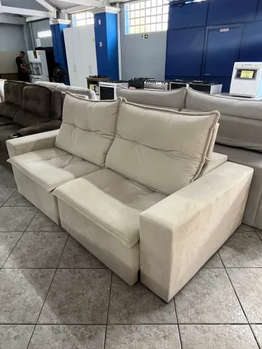 Sofá retrátil e reclinável