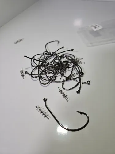 Kit 20 anzóis com mola isca soft 6/0