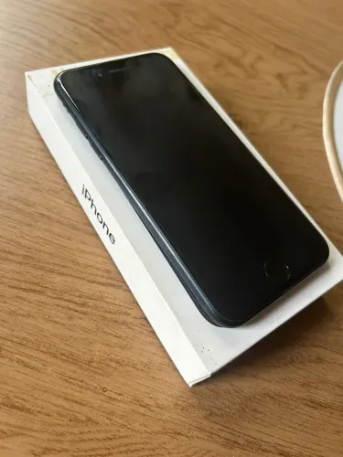 IPhone SE 3º Geração - Midnight 