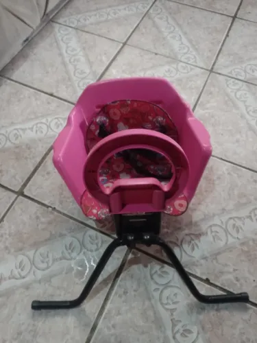 Cadeirinha para carregar criança na bicicleta