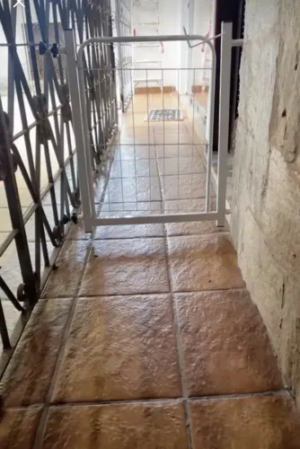 Portão de contenção/ Pet