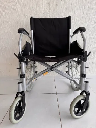 Cadeira de Rodas em Alumínio Dobrável até 120 Kg D600 Dellamed
