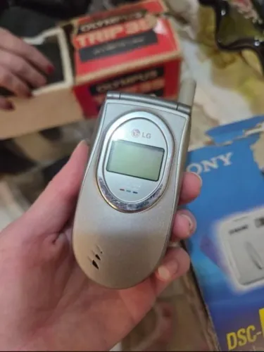 celular lg mg100 prata flip