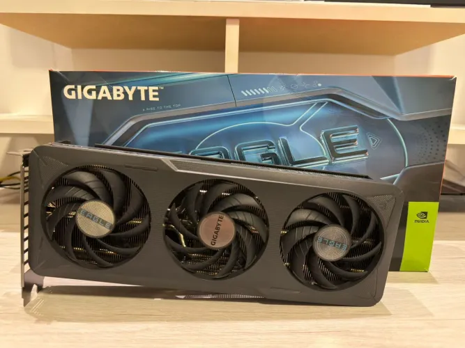 Rtx 5060 8gb Gigabyte triple fan 
