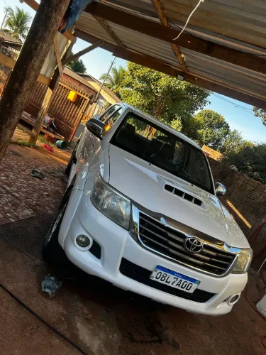 Toyota Hilux CD SRV D4-d 4X4 3.0 TDI Diesel AUT 2013