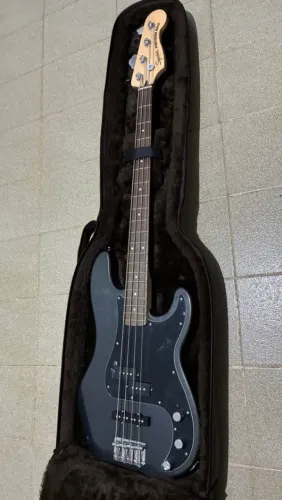Baixo Squier Fender PJ + Bag semirrígida