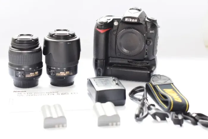 Câmera Dslr Nikon D90 Com Battery Grip E Par De Lentes Af-s Preto