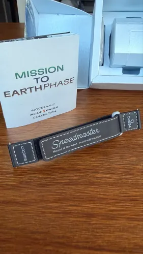 OMÊGA x SWATCH MOONSWATCH