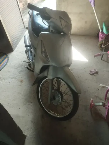 Vendo uma biz 125 2009!