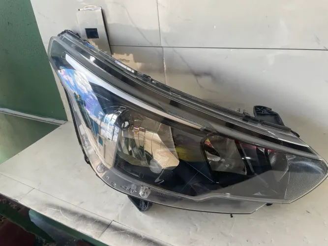 Farol Do Argo 2017/24 Com Pingo Lado Direito