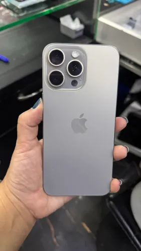 iPhone 15 Pro Max - Titânio Natural 512GB