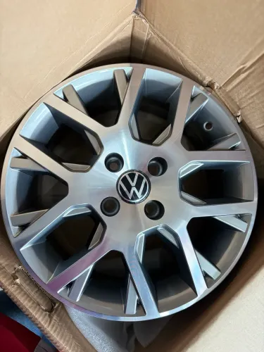 Jogo de rodas modelo Saveiro Cross r15 novas 