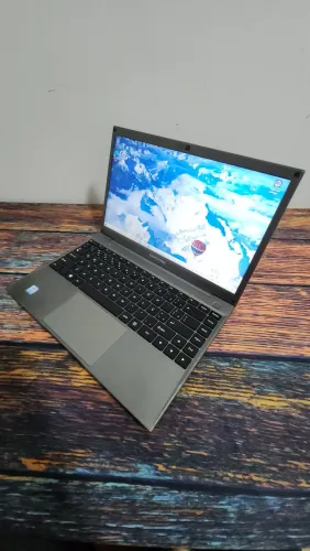 Ultrabook HP Compaq Presario 450 i5 8GB 256 SSD Win10 FHD