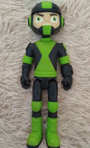 Boneco Ben 10 