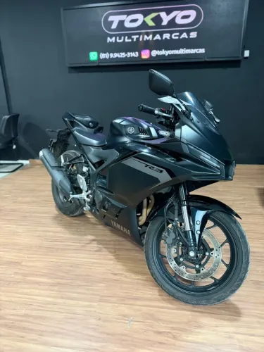 YAMAHA R3