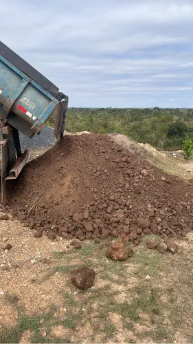 LUCAS TRANSPORTES DE AREIA E BRITA 