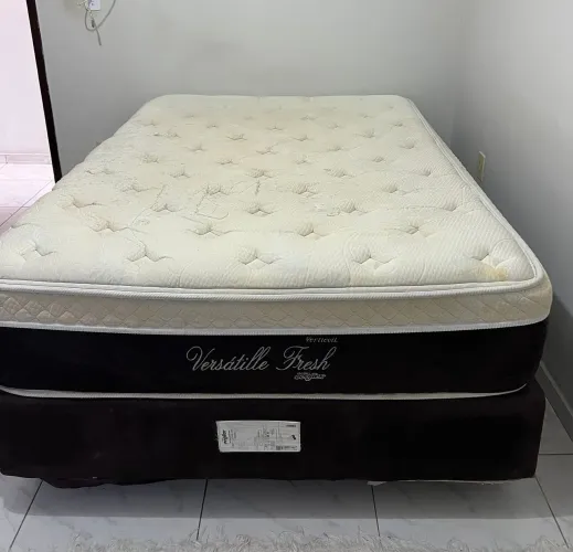 Cama box limpa higienizada 