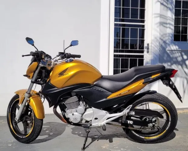 CB 300r 2010