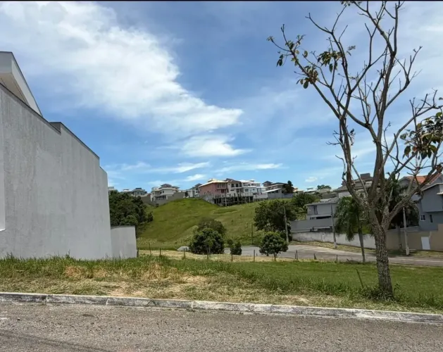 Vendo terreno no Condomínio Vale dos Cristais em Macaé