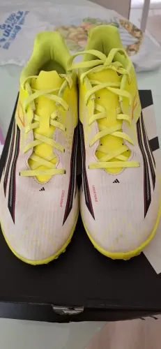 Chuteira ADIDAS footbaal /soccer Society  usada 1x. Nº 43