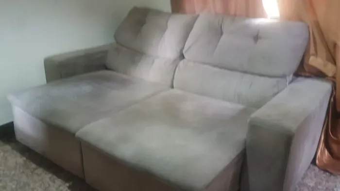 Sofá retrátil (Em ótimo estado)
