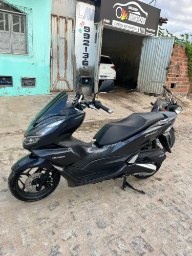 Vendo PCX 160 única dona .