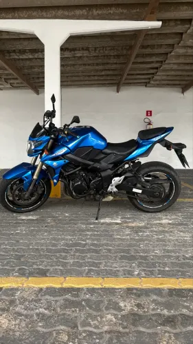 Suzuki Gsr 750