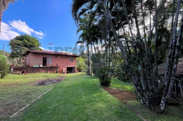 Chácara no Recanto do Gravi 2.012m2 com casa em fase de Acabamentos riacho de água R$319.0