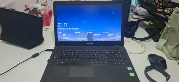 Notebook Samsung NP300E5M com Intel i5-7ªGen, NVIDIA 920MX, 16GB Mem RAM e SSD 1TB, Win10