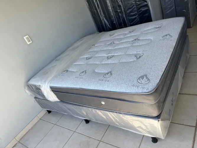 Cama box casal Queen 1.98x1.58 NOVO!
