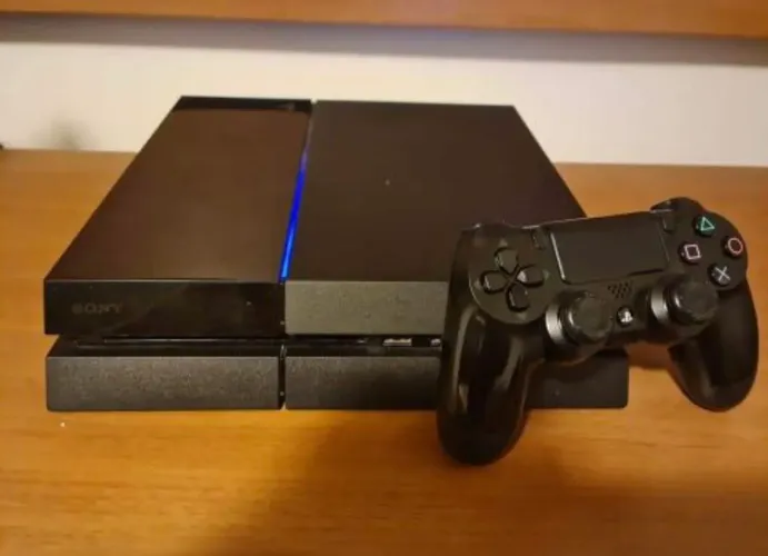 PLAYSTATION 4 PS4