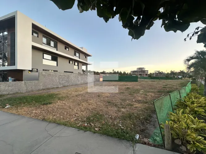 Lote no Quintas da Praia Reserva do Paiva | 486 m² | Norte | A poucos metros do clube