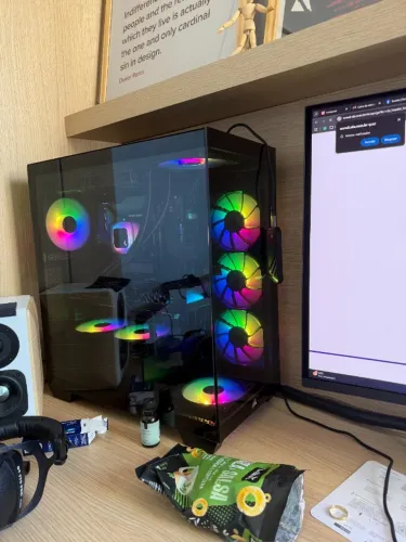 PC Gamer 265KF com RX9070XT e 32GB DDR5 