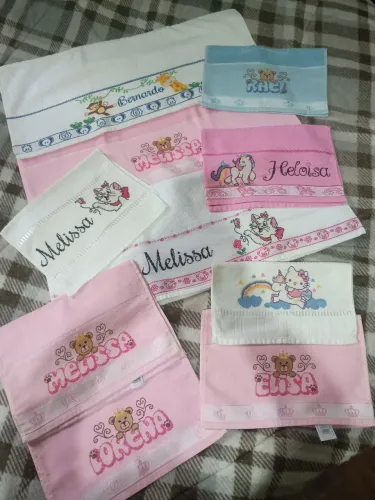Bordados em ponto cruz