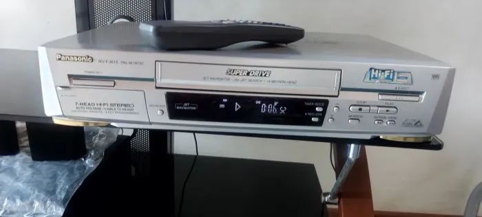 Vídeo cassete Panasonic NV-FJ 615 Stéreo