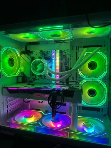 PC GAMER R5 5500 + RX5700XT