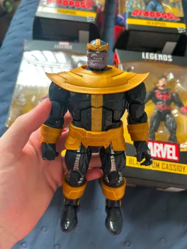 Thanos Baf Marvel Legends + Brinde