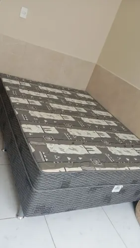 Vendo cama box semi nova pouco tempo de uso sem marcas de uso 450