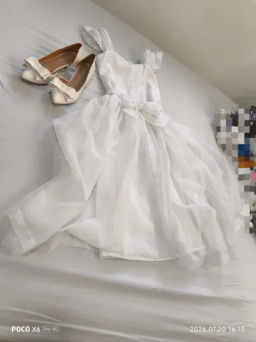 DESAPEGANDO DE VESTIDO E SAPATO
