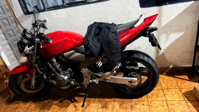 Cb 600f hornet 2005 Quitada troco por RR