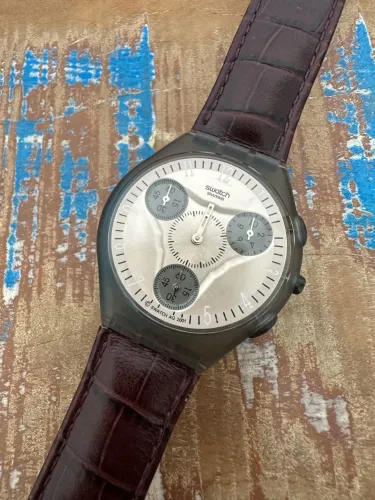 Relógio Swatch cronógrafo ultra slim em estado de novo oportunidade