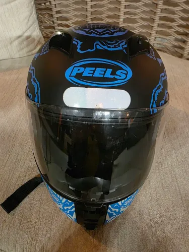 Capacete Peels Icon, Nr 58, com óculos, pouco uso,  super conservado. 