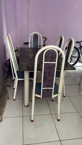 Mesa de 6 cadeiras
