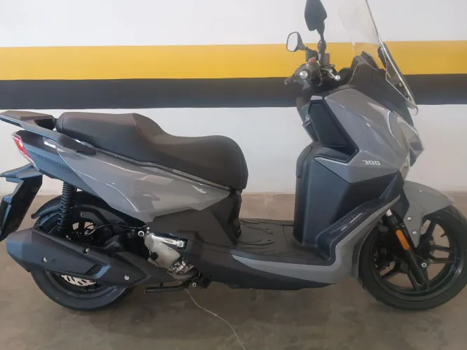 JoyRidr 300 2026 na garantia de fábrica 1500 km único dono 22 X cartão troca o carro moto